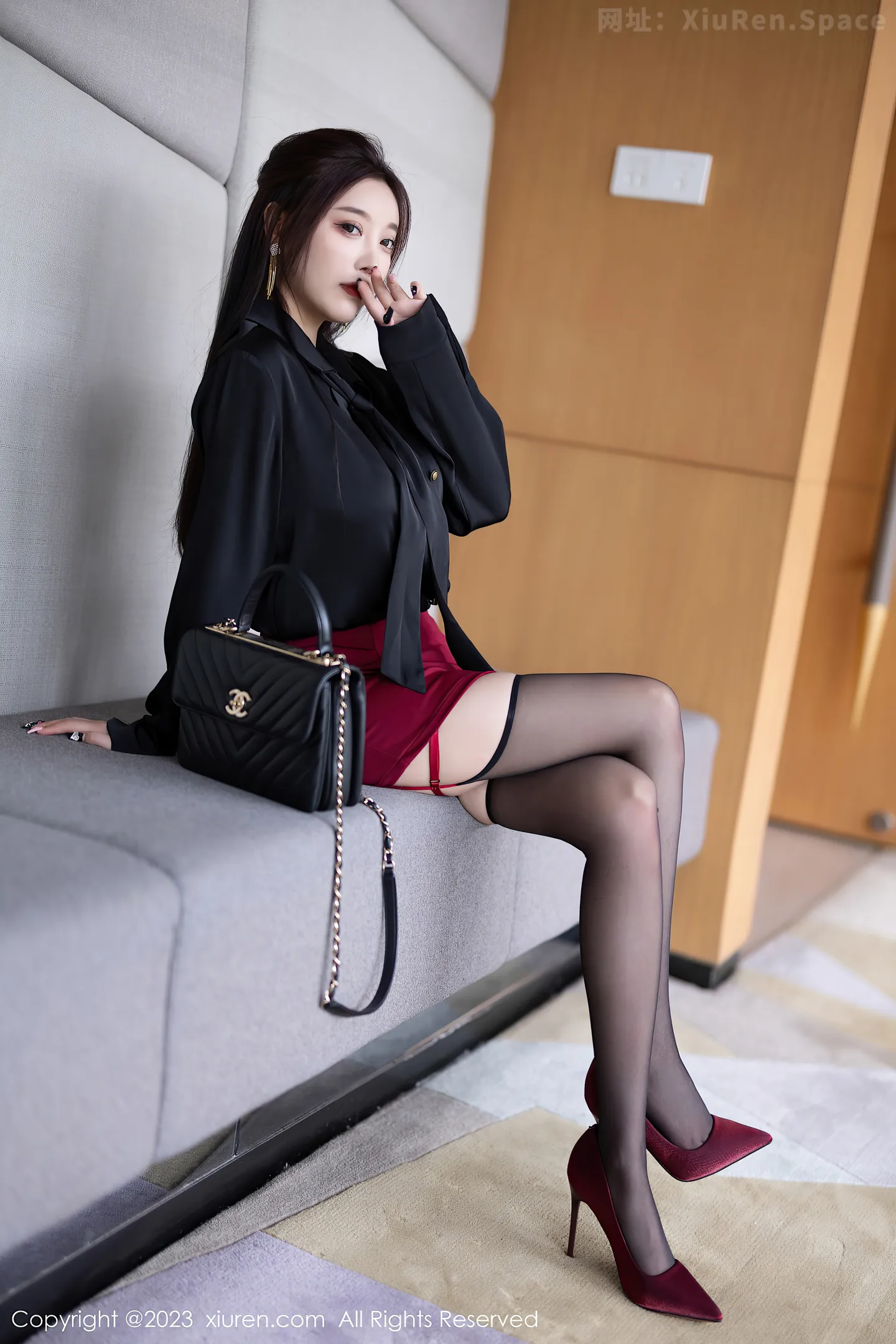 图片[6]-[XiuRen秀人网]VOL.7062 女神杨晨晨Yome脱深蓝上衣露性感肉色蕾丝边内衣迷人诱惑写真81P-秀人网官方网站